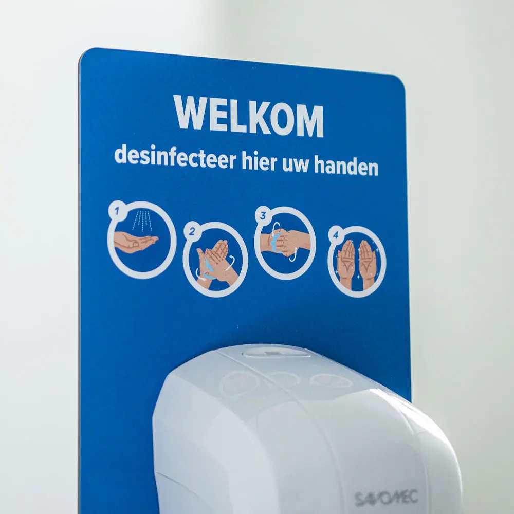 Columna de desinfección con dosificador automático de 1000 ml.