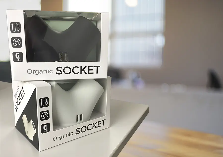 Zócalo de escritorio de diseño orgánico negro