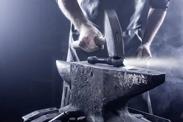 Zaklamp LED F20 Pro onverwoestbaar 2AA